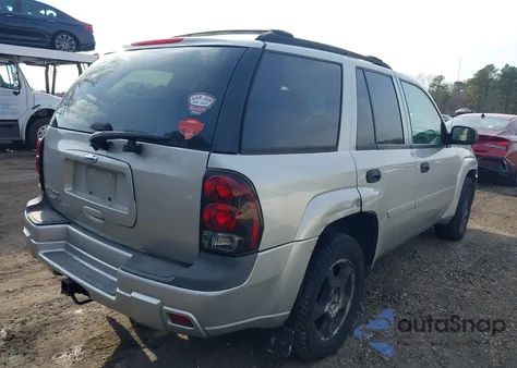 2007 Chevrolet Trailblazer Ls из США, поврежденный, VIN 1GNDT13S972170326